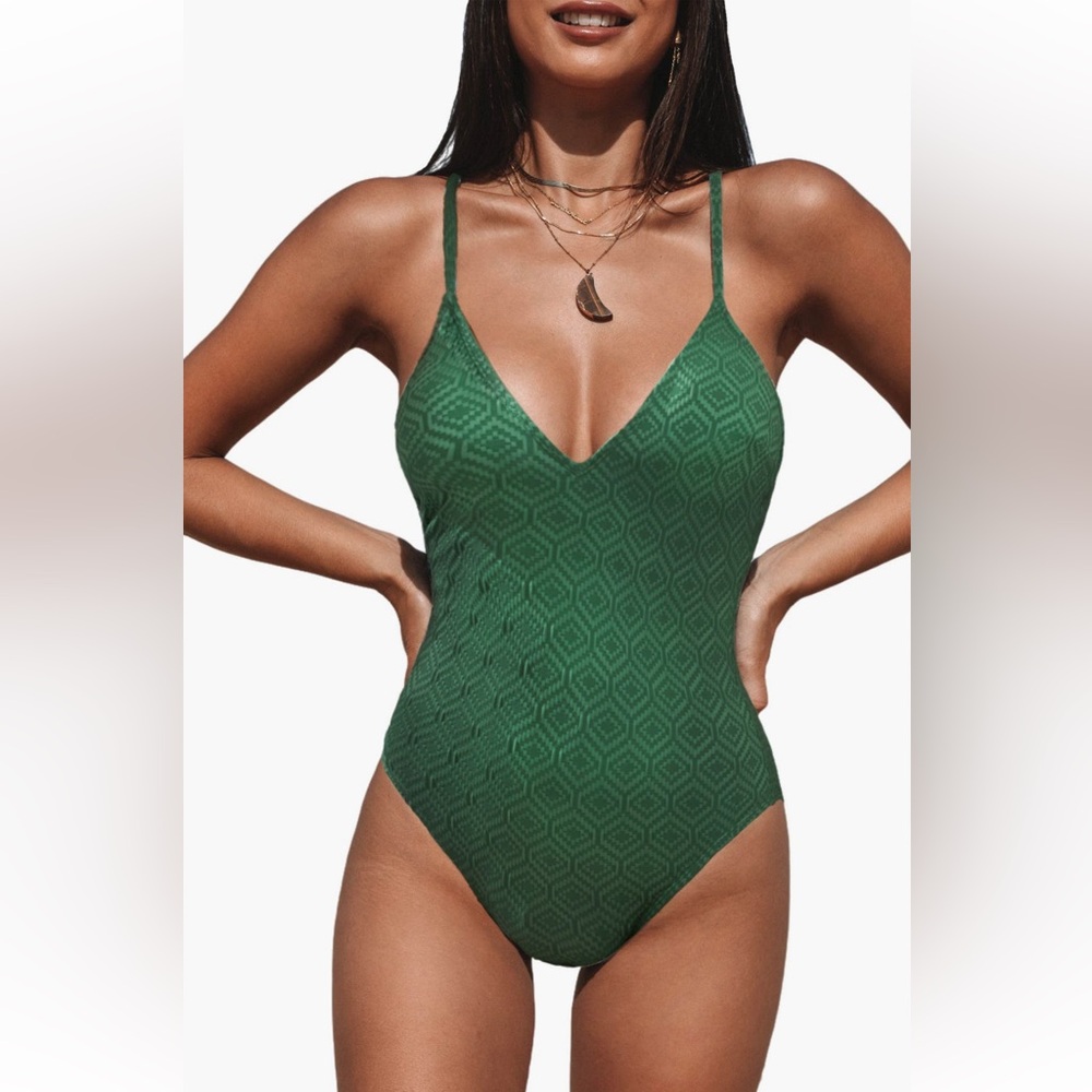 MEDIUM CUPSHE Beautiful Green GEO PLUNGE BACK ONE PIECE Nordstrom